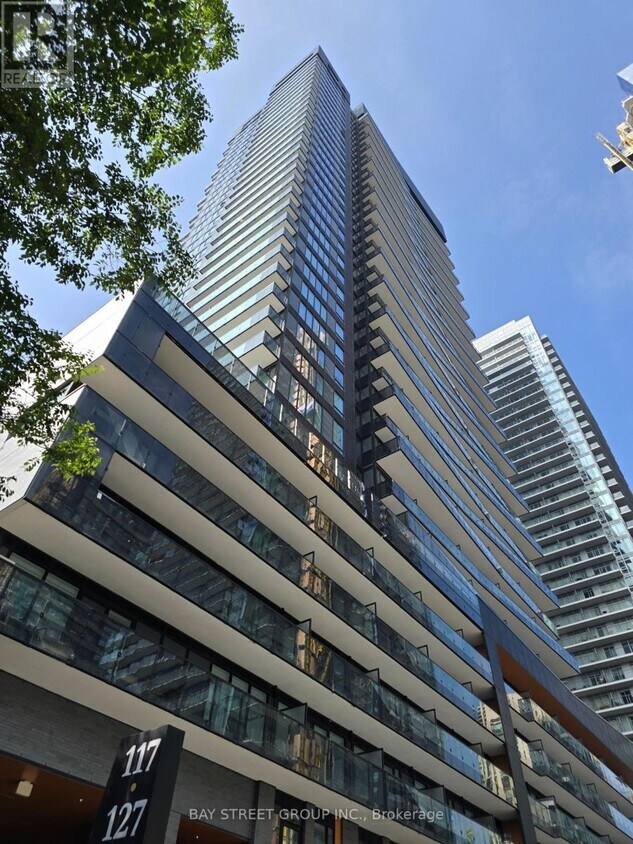 Photo principale - 127-2127 Broadway Ave
