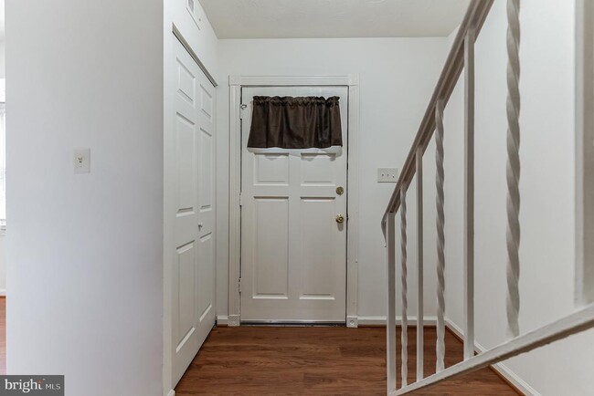 Building Photo - 10177 Irongate Way