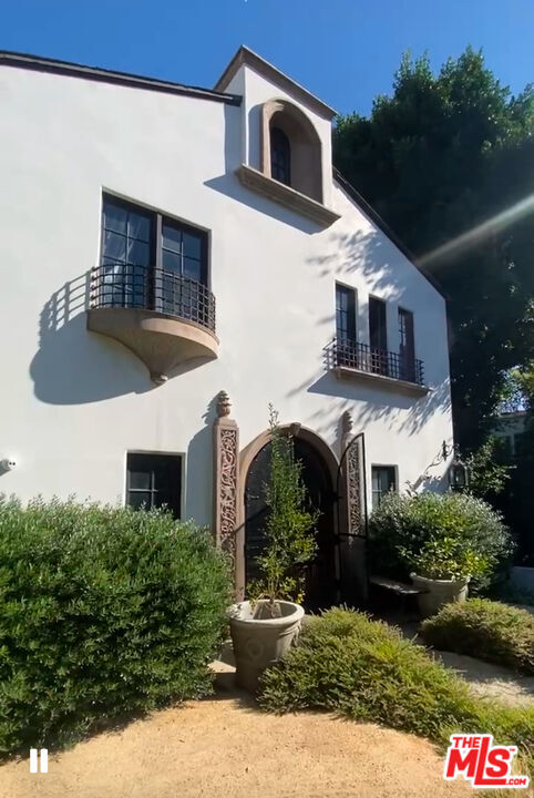 Foto principal - 2080 1/2 Vine St