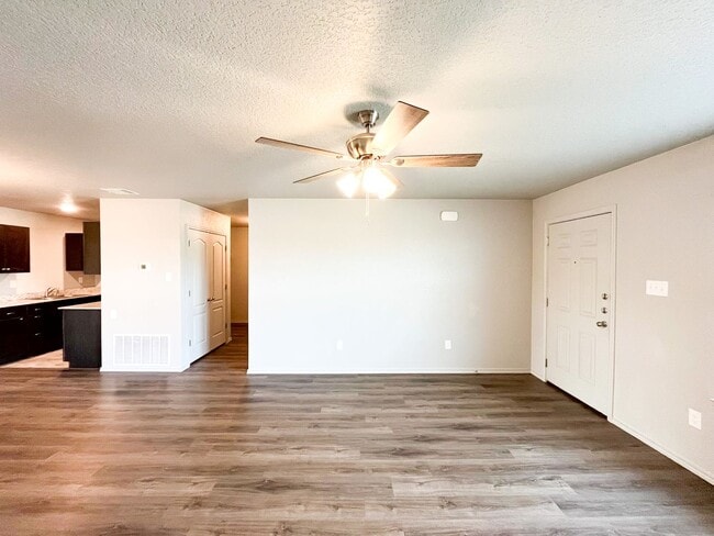 Building Photo - 1606 Risen Star Ln