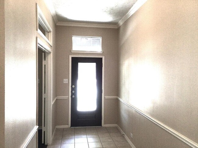 Foto del edificio - 12718 Benton Park Ln