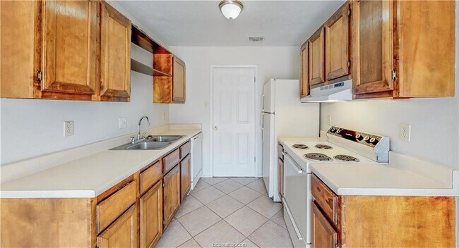 Building Photo - 1004 Verde Dr