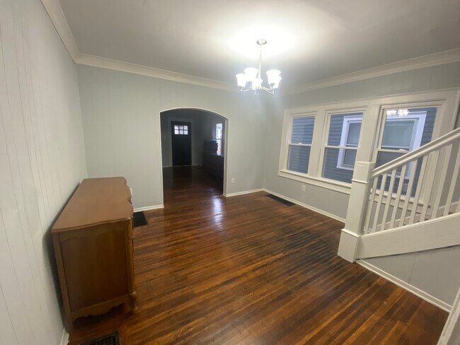 Building Photo - 1032 Churchman Ave