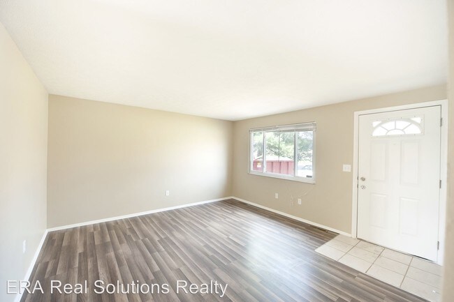 Foto del edificio - 3 br, 1 bath House - 3448 Noe Bixby Rd.