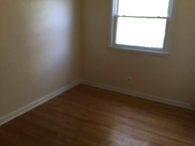 Foto del edificio - 5471 N. Long Island Dr.
