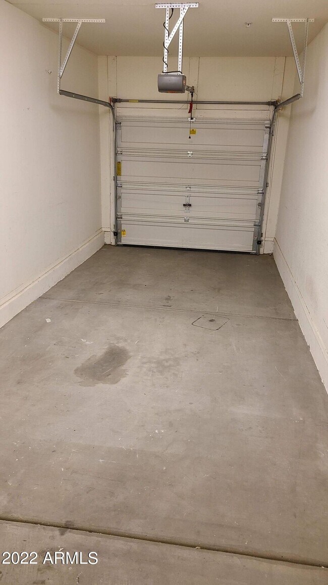 Foto del edificio - 413 N 168th Ln