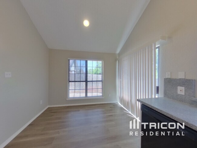 Building Photo - 10715 Tall Oak Drive Fort Worth TX