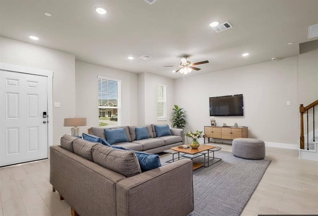 Foto principal - 2207 Seven Oaks Blvd