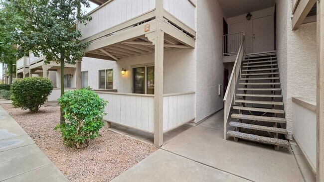 Foto del edificio - Awesome 2bd/2ba Condo close to Tempe Town Lake, ASU, Sky Harbor, Freeway Access and Light Rail.