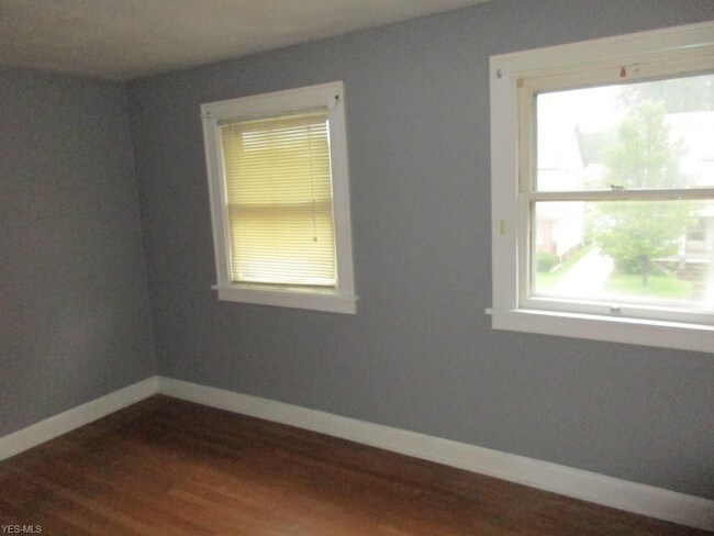 Foto del edificio - 4689 Rockwood Rd