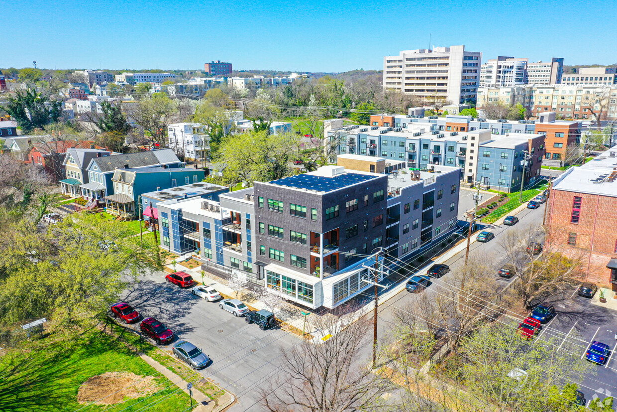 Building Photo - 901 Porter St