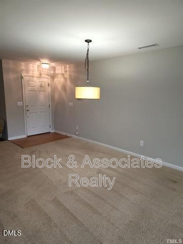 Building Photo - 2630 Vega Ct