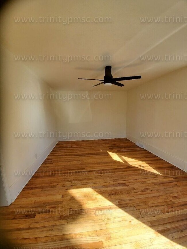 Foto del edificio - Newly refurbished home close to downtown!