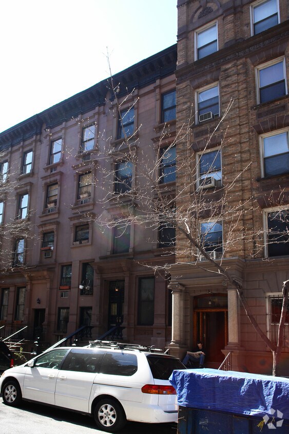 Building Photo - 144 W 82nd St