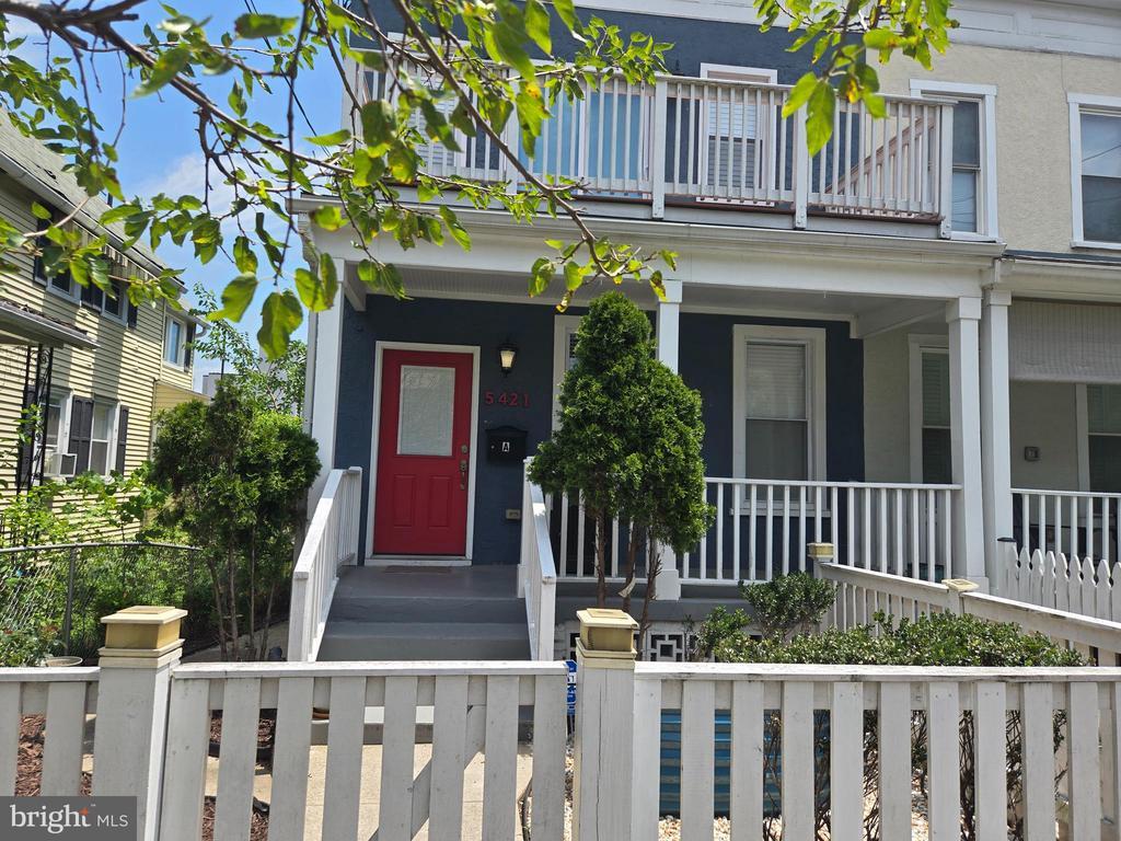 Primary Photo - 5421 8th St NE