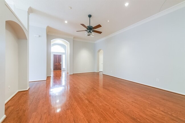 Foto del edificio - 14610 Farrawood Dr