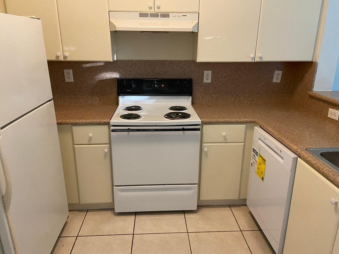 Primary Photo - 17630 NW 73rd Ave