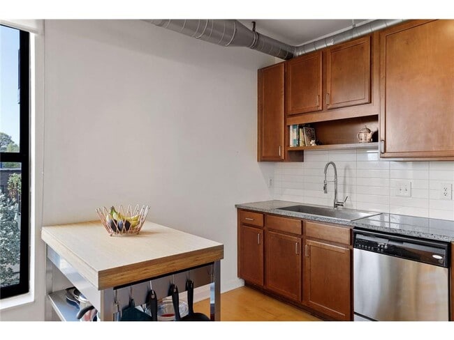 Building Photo - 15 E Franklin Ave