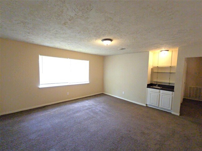 Building Photo - 4718 Reynaldo Dr