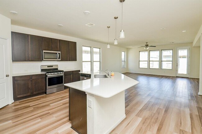 Building Photo - 25410 Champion Ridge Ct