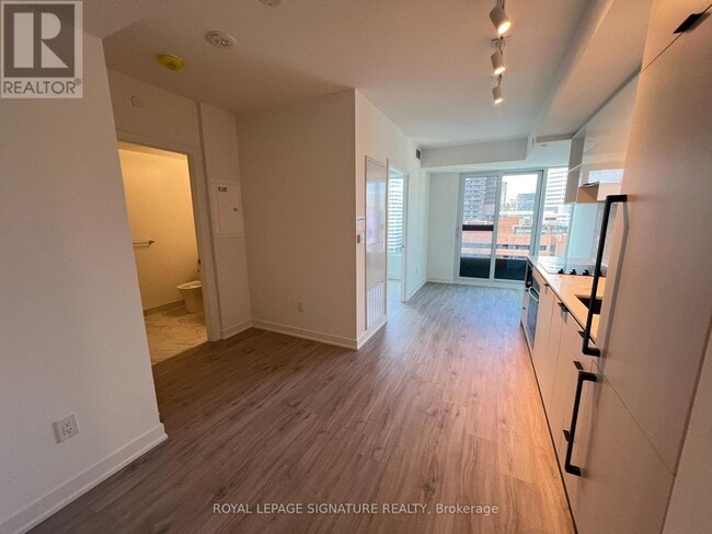 Building Photo - 252 Church St