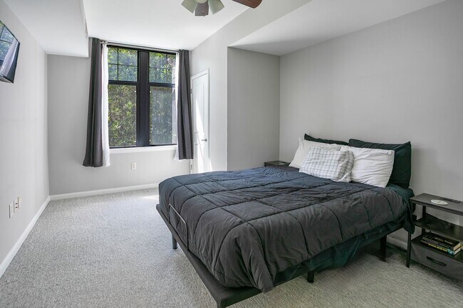 Foto del edificio - 1021 N Garfield St