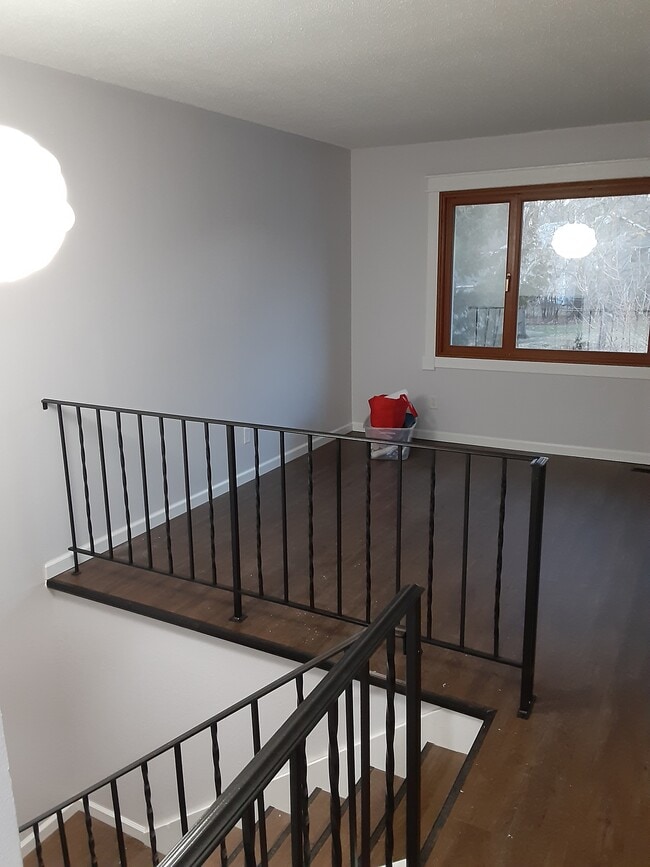 Livingroom - 210 Leighton Dr
