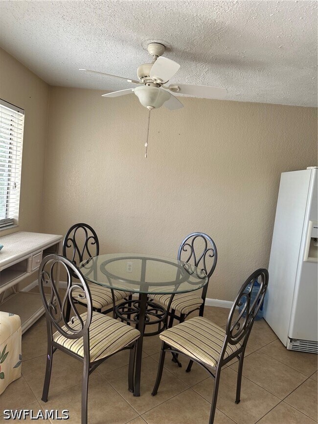 Foto del edificio - 4633 Bayshore Dr