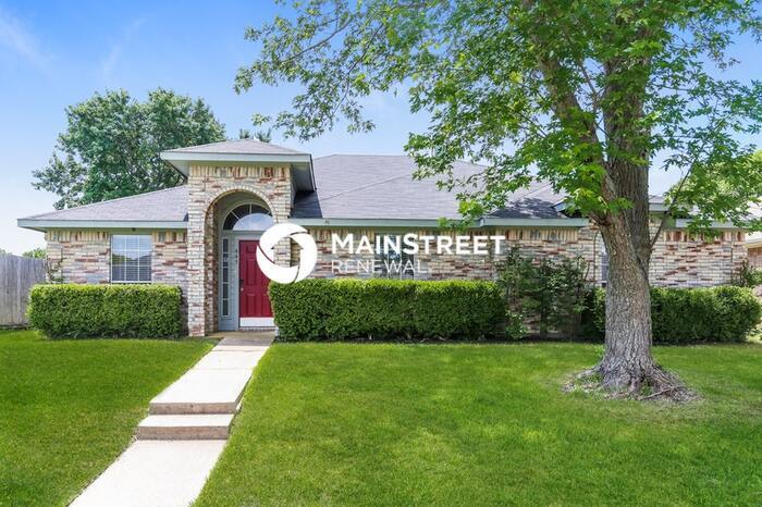 Foto principal - 4 Bedroom Pet-Friendly Home in Cedar Hill,...