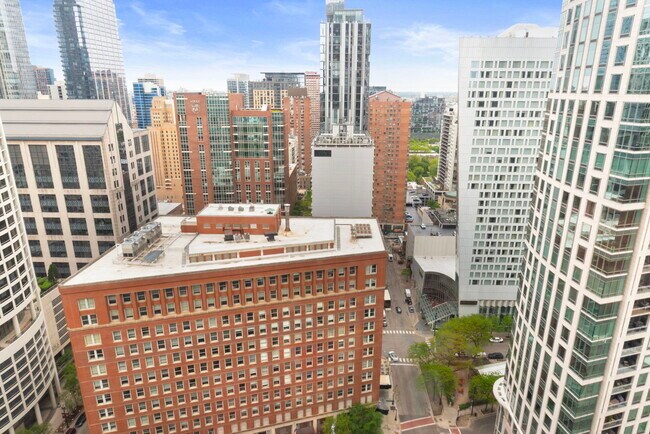 Foto del edificio - 111 E Chestnut St