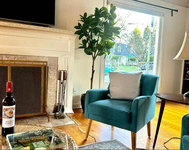 Foto del edificio - 605 SW Moss St