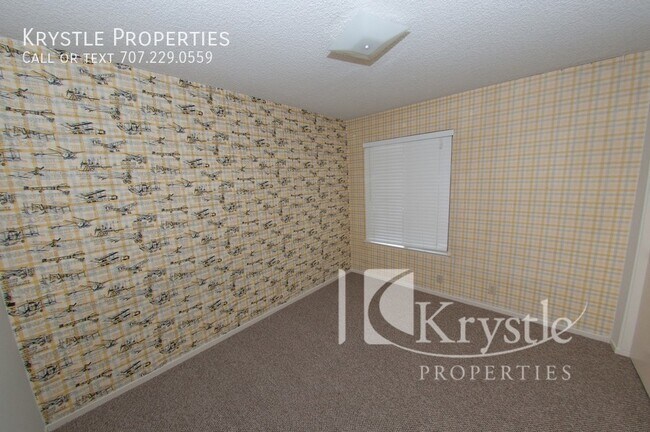 Building Photo - Lovely 3 Bed, 2 Bath, Single Story Home in...