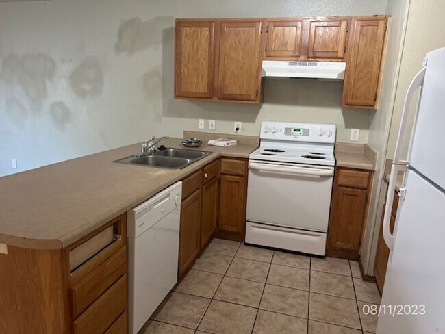 Building Photo - 2929 Meridian Pl