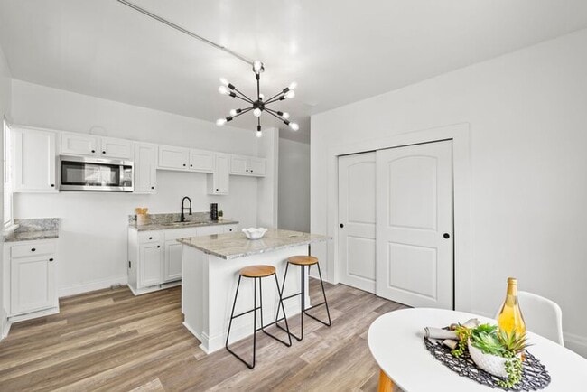 Building Photo - 64 N 20th St