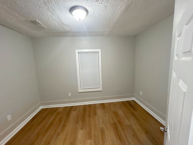 Foto del edificio - 2100 Stovall Ave