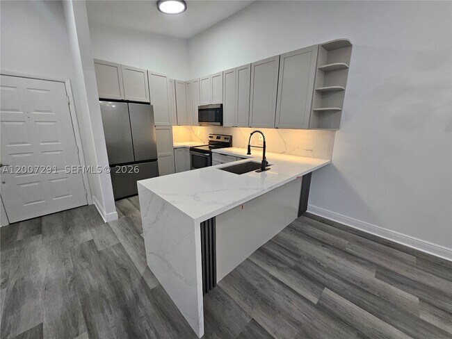 Foto del edificio - 4730 NW 102nd Ave