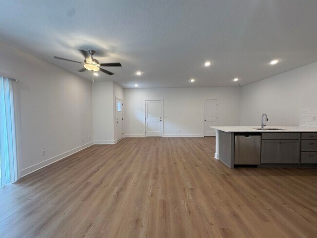 Foto del edificio - 1010 N Kansas St