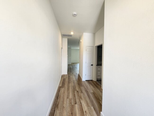 Building Photo - 1519-1519 Haviland Ave S