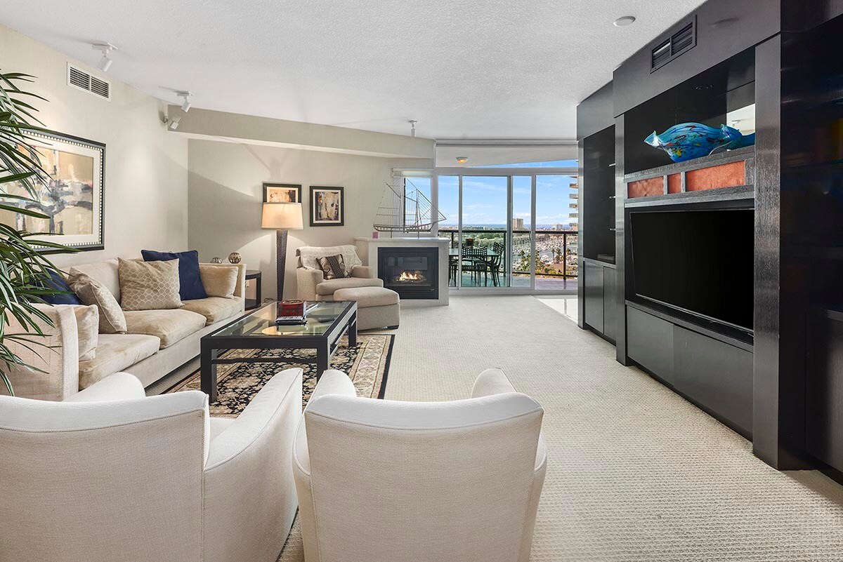 Primary Photo - 13600 MARINA POINTE Dr