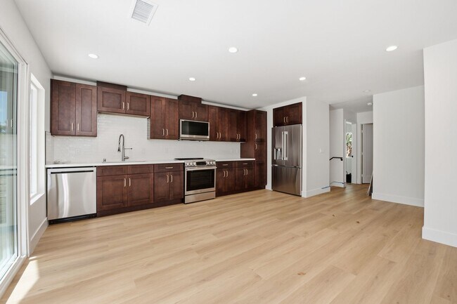 Building Photo - 5768 Campanile Dr