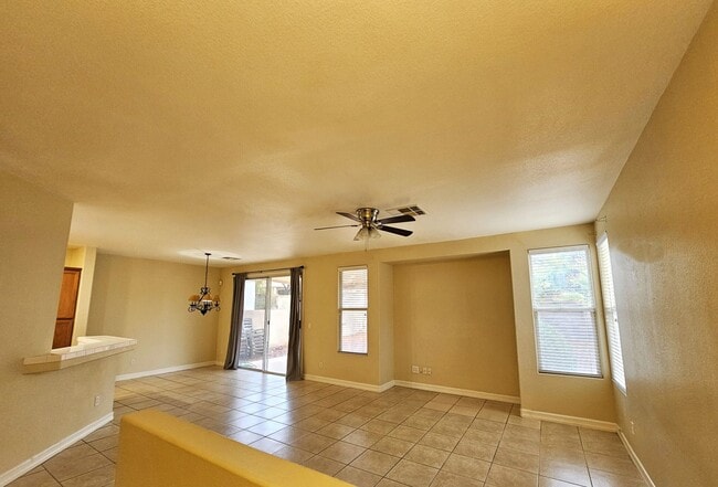 Building Photo - South Summerlin Home