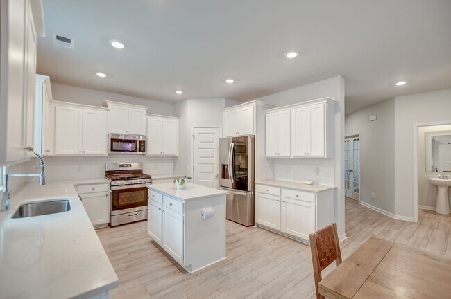 Building Photo - Beautiful Cane Bay Rental