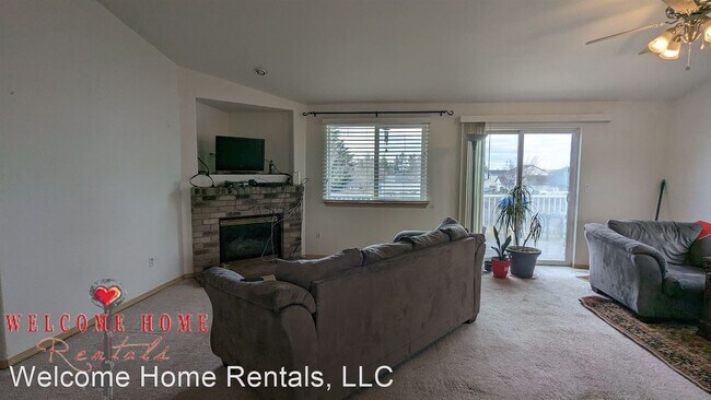 Building Photo - 5 br, 2.5 bath House - 1707 198th St. Ct. E