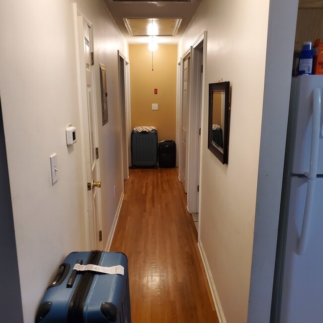 Pasillo - 806 Hampden St