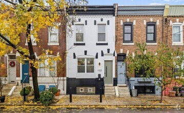 Building Photo - 1922 S Chadwick St