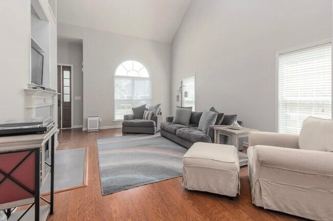 Building Photo - 10492 Ashfarm Way