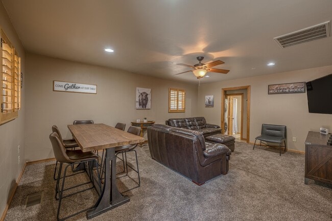 Building Photo - 160 Sun Mountain Loop