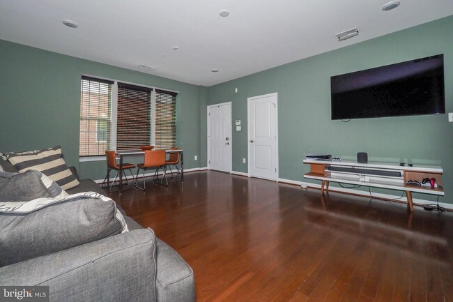 Foto del edificio - 8021 Orchard Grove Rd