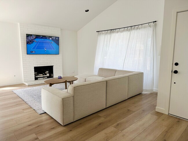 Foto del edificio - 2940 Luff Ct