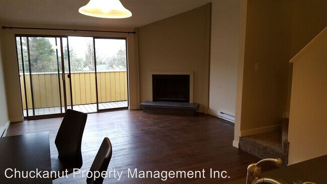 Building Photo - 2145 Eastview Pl